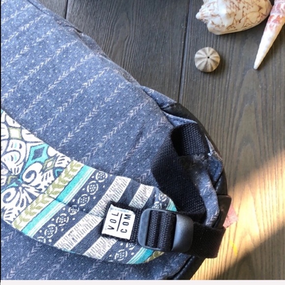 🌴🌼VOLCOM- BACKPACK🌼🌴 - Picture 7 of 8
